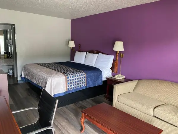 Rogers Inn 6